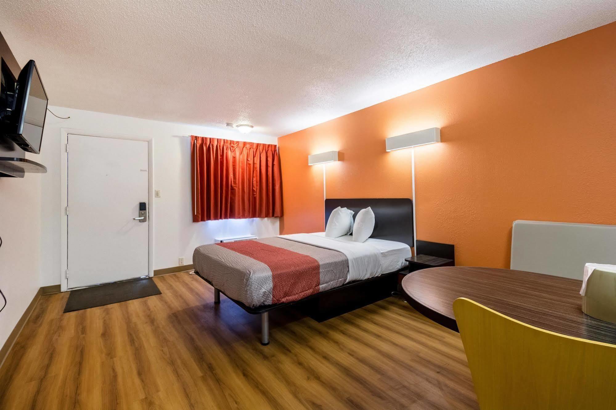 Hotel 465 By Regency อินเดียนาโพลิส ภายนอก รูปภาพ